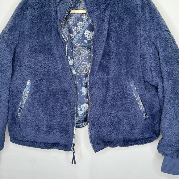 American Eagle AE Bandana Print Reversible Chill Puffer Oversized fit Paisley - Picture 8 of 12